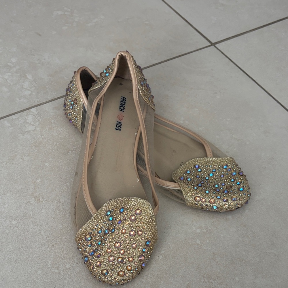 french kyss Gold Embellished Women's Flats